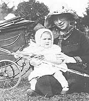 Nettie Ferris and Margaret Warren