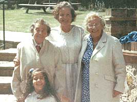 Edith, Joan and Nettie Ferris with Aisha